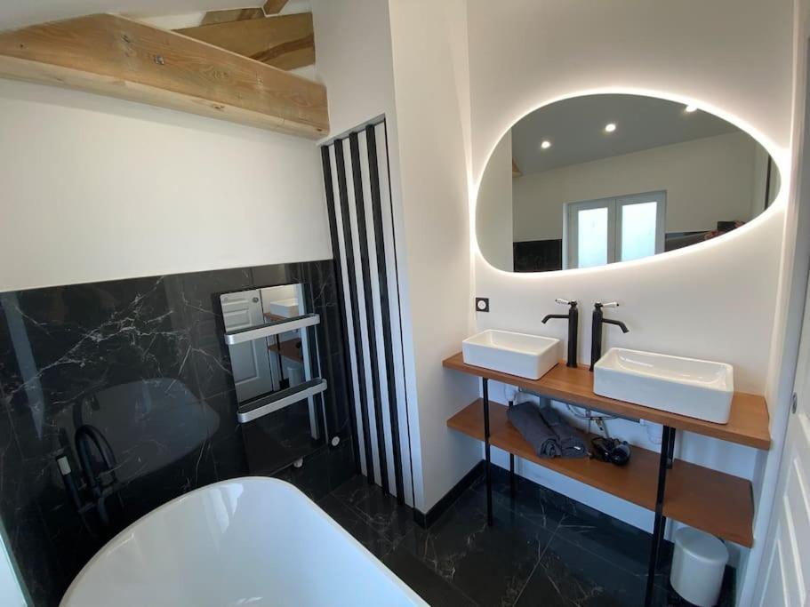 Loft: Le New-York Apartment รูออง ภายนอก รูปภาพ